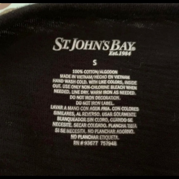 New St Johns Bay woman’s shirt size small with attached tags - Picture 4 of 5